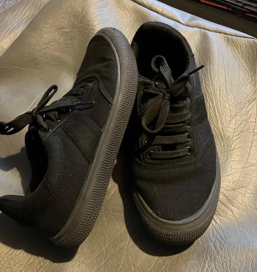 Buy & Sell Mansfield Town Centre Mansfield - Photos for Black trainer shoe size 6