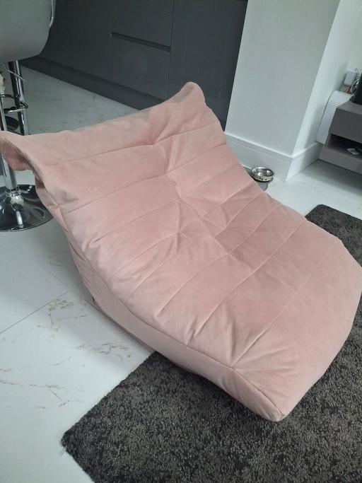 Buy & Sell Northfield Birmingham - Photos for large pink beanbag