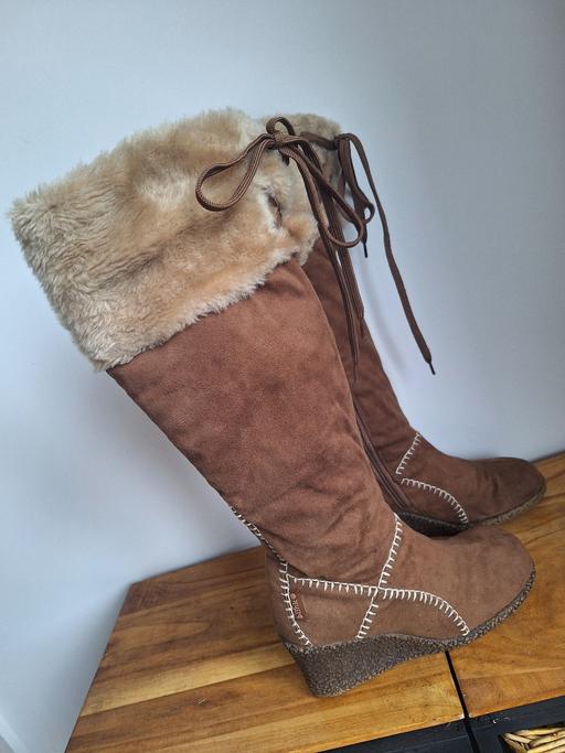 Buy & Sell Bushbury Wolverhampton - Photos for Size 4 brown suede wedge heel long boots fur