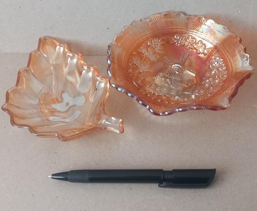 Buy & Sell Thatto Heath Saint Helens - Photos for 2 vintage carnival glass dishes