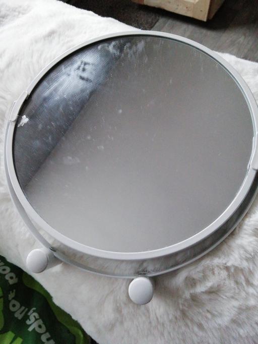 Buy & Sell Dimmingsdale South Staffordshire - Photos for Mirror cracked one side