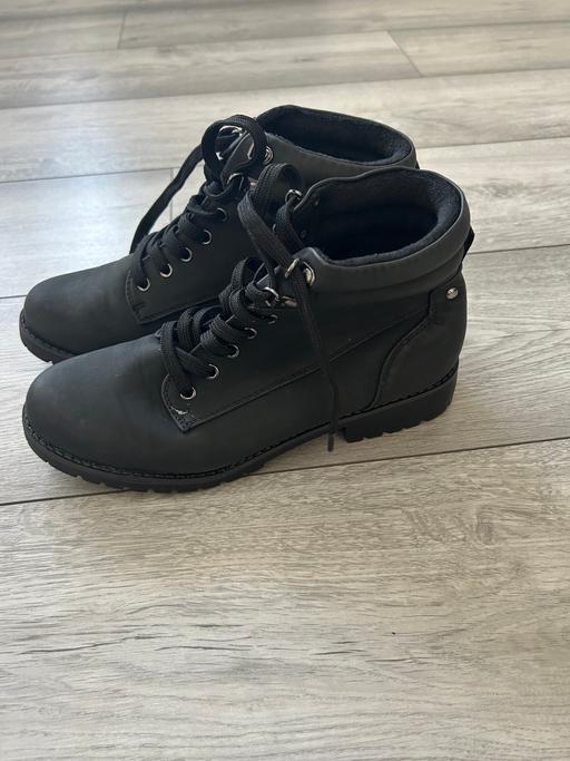 Buy & Sell Highams Park East London - Photos for Boots