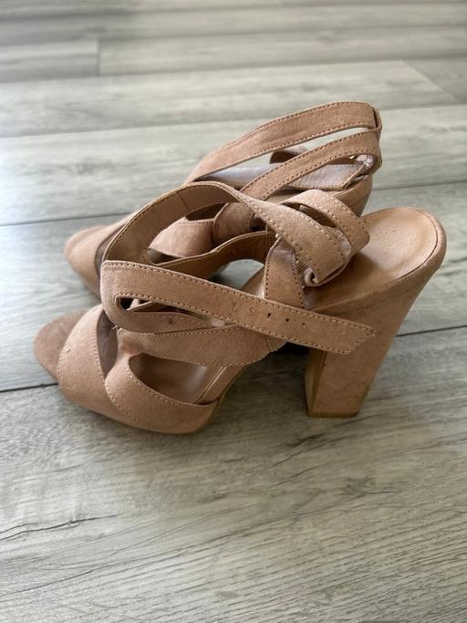 Buy & Sell Highams Park East London - Photos for Sandals