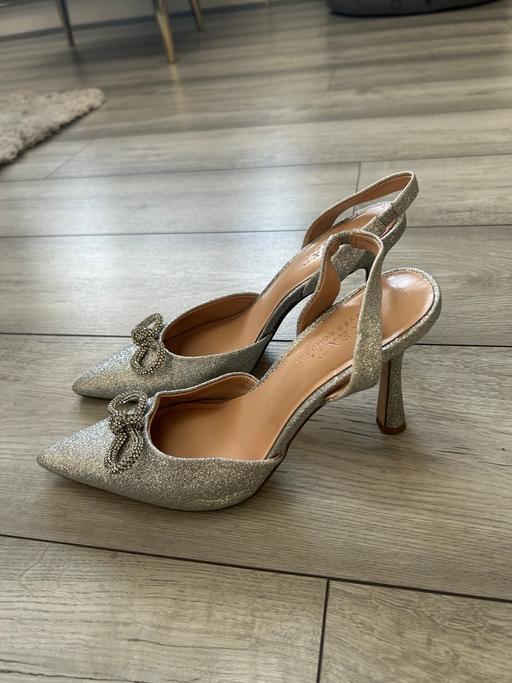 Buy & Sell Highams Park East London - Photos for Sandals