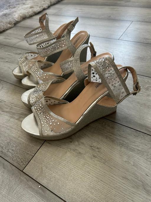 Buy & Sell Highams Park East London - Photos for Sandals