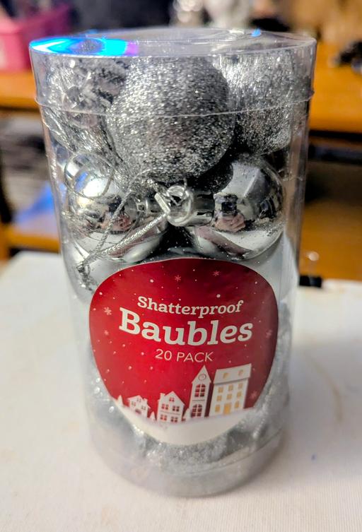 Buy & Sell Georgetown Blaenau Gwent - Photos for 🎄 Christmas 20pk of silver shatterproof smal