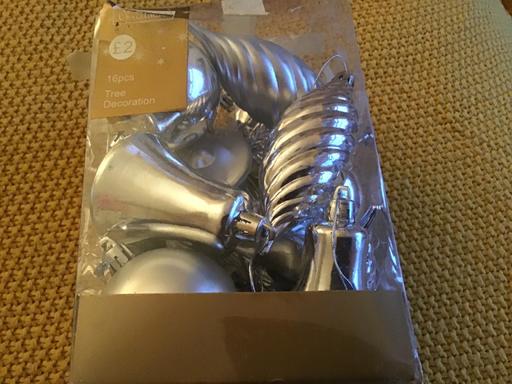 Buy & Sell Essington Wolverhampton - Photos for Silver Christmas baubles