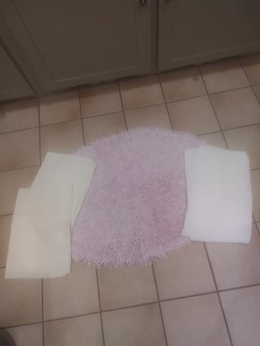 Buy & Sell Streetly Walsall - Photos for TUMBLE TWIST BATH MAT AND 4 PILLOWCASES