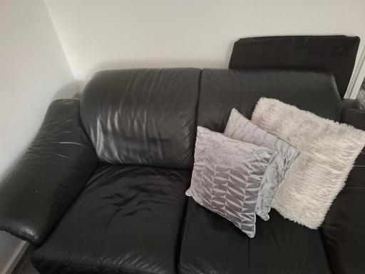 Buy & Sell Stevenage Town Centre Stevenage - Photos for large two seater leather sofa