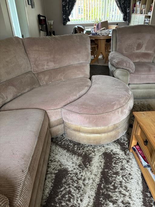 Buy & Sell Gloucestershire Airport Tewkesbury - Photos for Three seater semi circle sofa suite