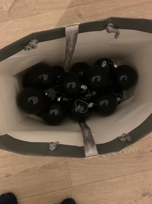 Buy & Sell Whitechapel East London - Photos for 16 black plastic tree baubles. Very good.