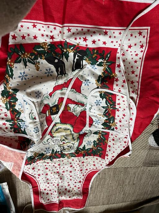 Buy & Sell Wednesfield Wolverhampton - Photos for Christmas aprons 2£ each