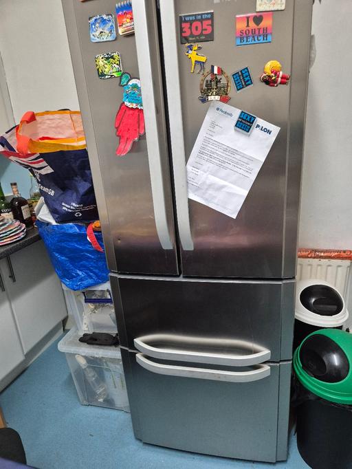 Buy & Sell Clapham South West London - Photos for Hotpoint Silver Fridge Freezer