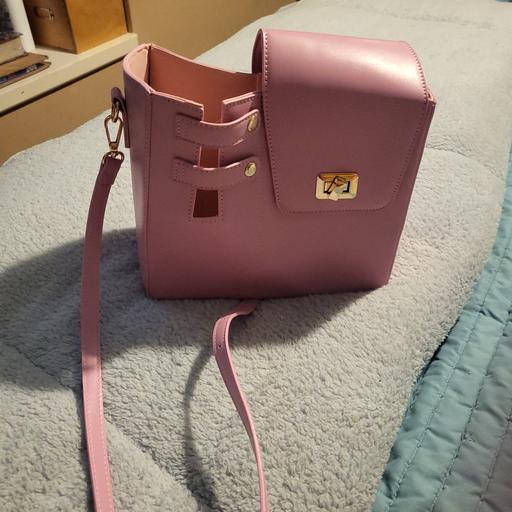 Buy & Sell Woodsetton Dudley - Photos for pink shoulder handbag