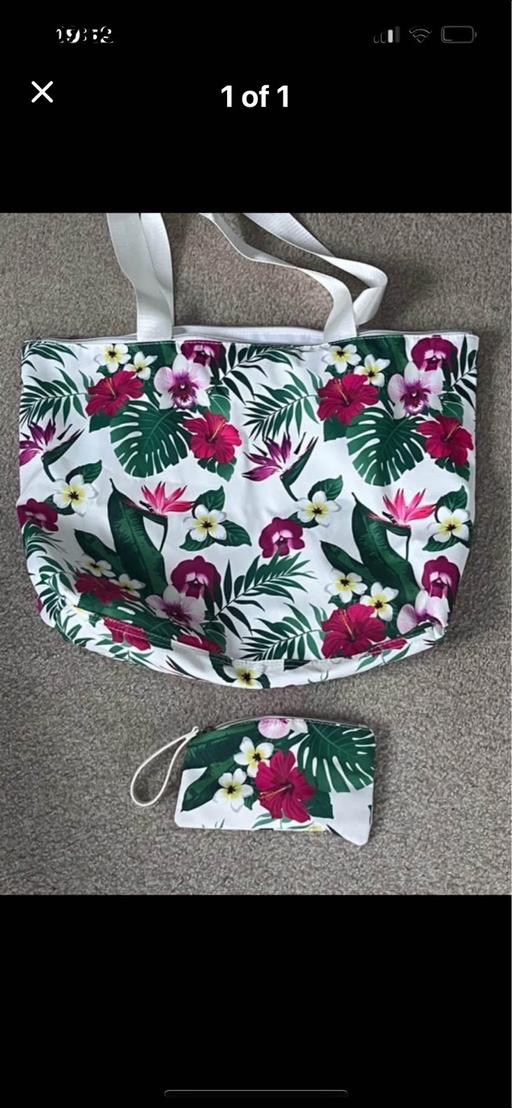 Buy & Sell Round Spinney Industrial Estate West Northamptonshire - Photos for Beach bag and purse