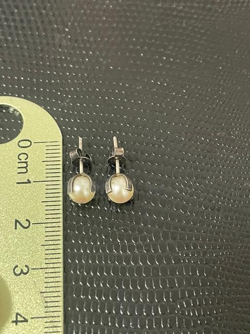 Buy & Sell Edmonton North London - Photos for Pearl silver earrings