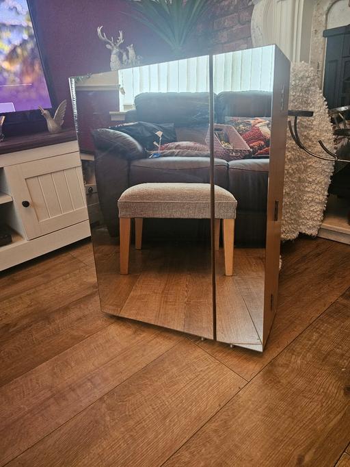 Buy & Sell Holly Hall Dudley - Photos for HOMEBASE OHIO QUALITY BATHROOM CABINET