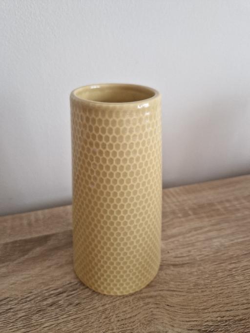 Buy & Sell Hall Green Birmingham - Photos for George yellow small honeycomb ceramic vase