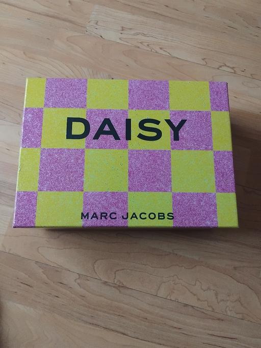 Buy & Sell Stow Heath Wolverhampton - Photos for New Daisy Gift Set.