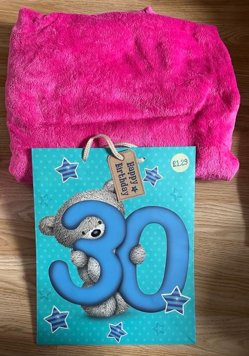 Buy & Sell Shirley Solihull - Photos for Free fleece blanket and new gift bag