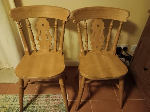 Buy & Sell Mill Hill East Station Barnet - Photos for solid wooden chairs with decorative backrest