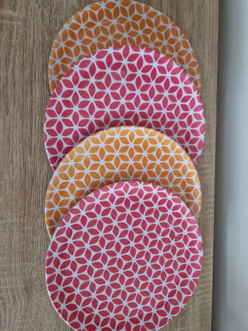 Buy & Sell Hall Green Birmingham - Photos for set of 4 pink & orange plastic plates