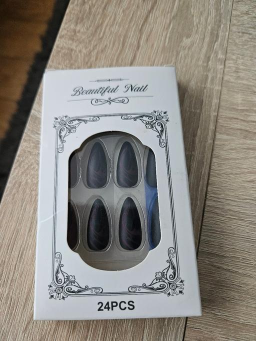 Buy & Sell Newton Doncaster - Photos for Dark coloured stick on nails..24pcs..NEW