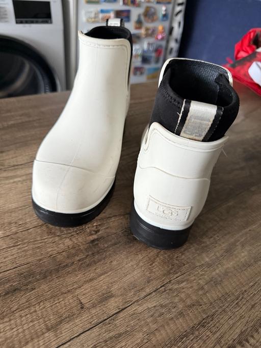 Buy & Sell Brockmoor Dudley - Photos for UGG Wellies