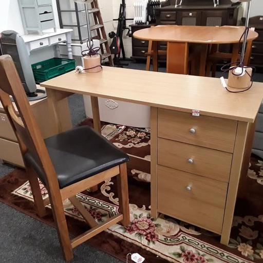Buy & Sell Saint Pauls Trading Estate Tameside - Photos for Oak veneered office 3 drawer desk