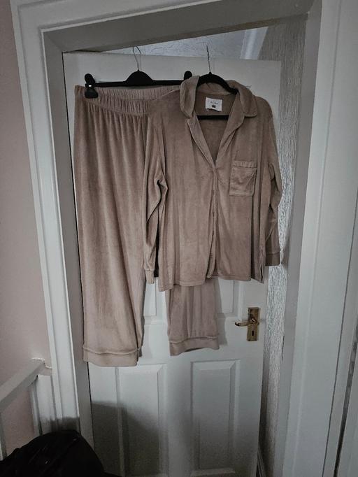 Buy & Sell Newton Doncaster - Photos for Gorgeous soft feel loungewear set..16/18.