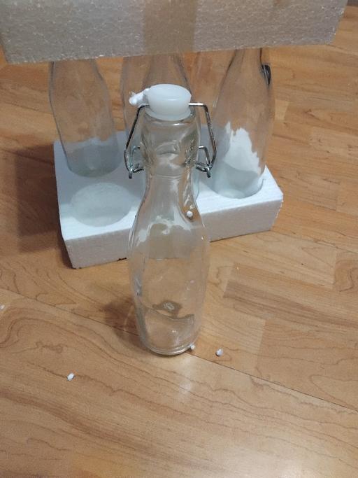 Buy & Sell Stow Heath Wolverhampton - Photos for New 6 Glass Bottles.