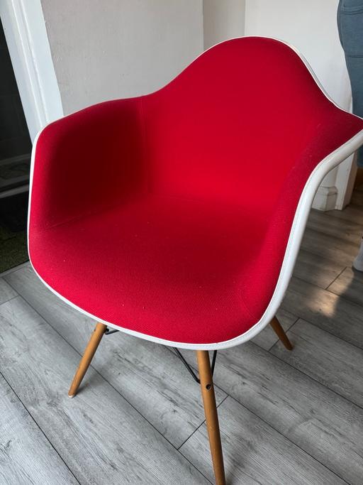 Buy & Sell Hornchurch Havering - Photos for 4x red VITRA armchairs