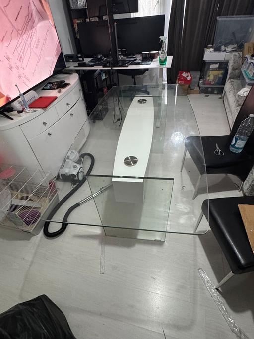 Buy & Sell Hoddesdon Broxbourne - Photos for Glass table