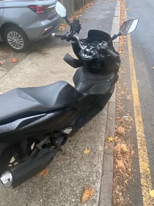 Vehicles Clapham Junction South West London - Photos for Honda 125cc PCX