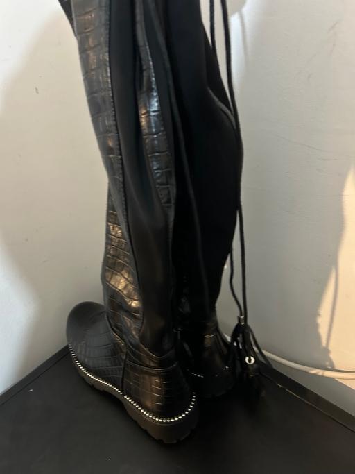Buy & Sell Bamfurlong Wigan - Photos for Black knee length boots