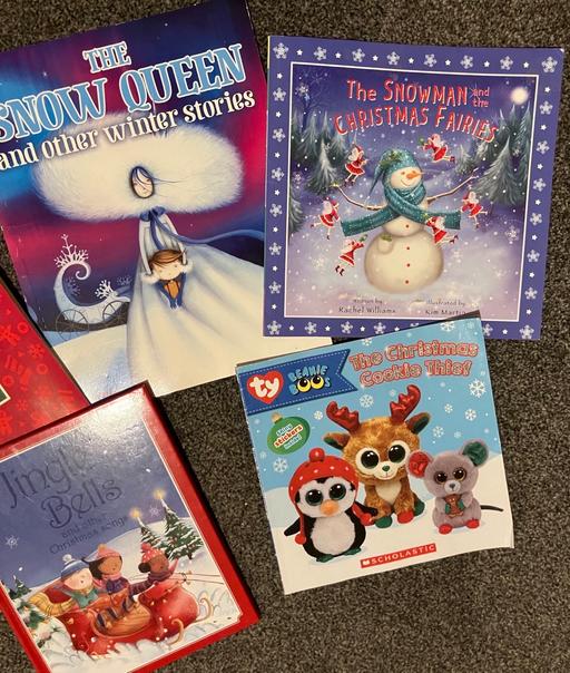 Buy & Sell Forest Town Mansfield - Photos for 5x Christmas books