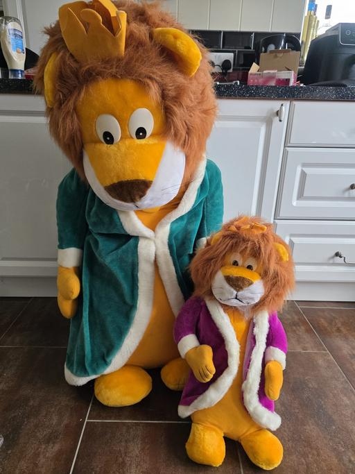 Buy & Sell Romford Havering - Photos for Life Sized Lion and Lioness