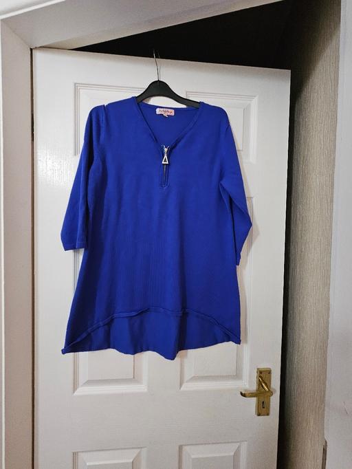 Buy & Sell Newton Doncaster - Photos for Top, size 16.