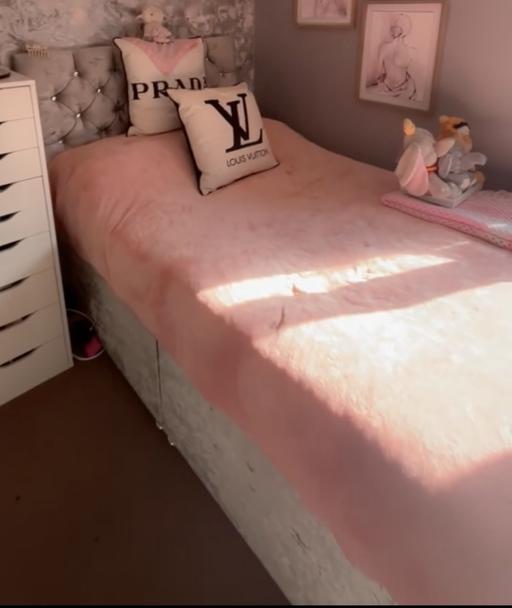 Buy & Sell Oxley Wolverhampton - Photos for small double crushed velvet bed & ottoman box