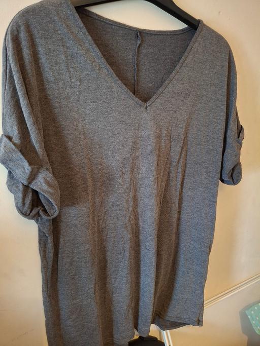Buy & Sell Studley Stratford-on-Avon - Photos for v neck top