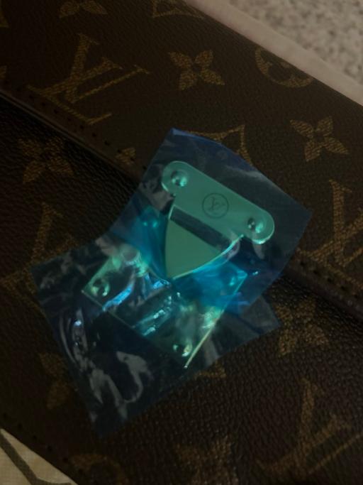 Buy & Sell Saint Helen Auckland County Durham - Photos for LV woman’s bag