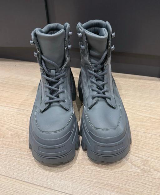 Buy & Sell Ipswich Suffolk - Photos for Grey Platform Boots Size 7