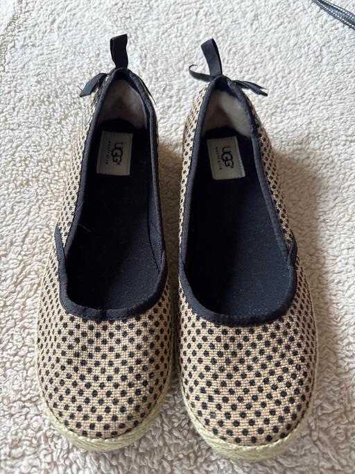 Buy & Sell Holly Lane Industrial Estate North Warwickshire - Photos for Brand new Ugg shoes size 7