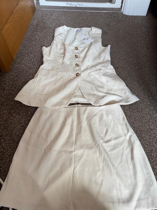 Buy & Sell New Eltham South East London - Photos for Brand new ladies skirt and top L/12