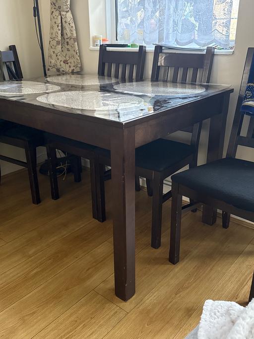 Buy & Sell Battersea South West London - Photos for Brown wooden dining table and 6 chairs