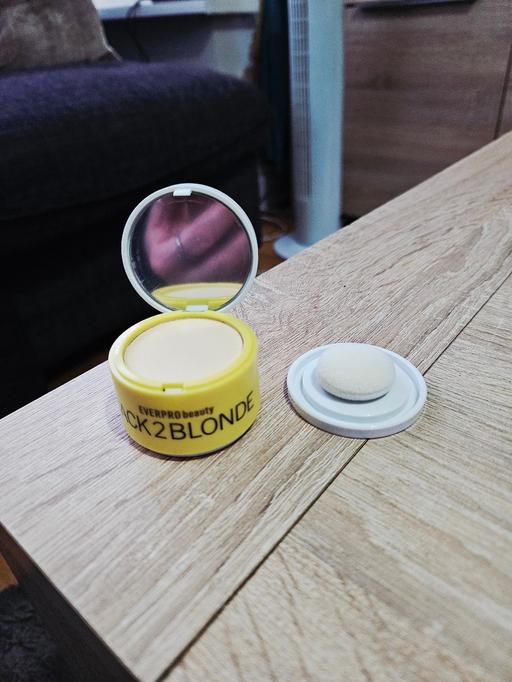 Buy & Sell Newton Doncaster - Photos for Back to blonde, root touch up powder..NEW