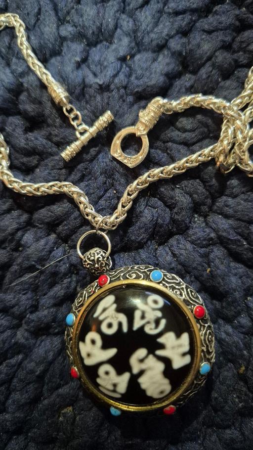 Buy & Sell Oakengates Telford and Wrekin - Photos for rare agate Om mani padmi hum prayer pendant