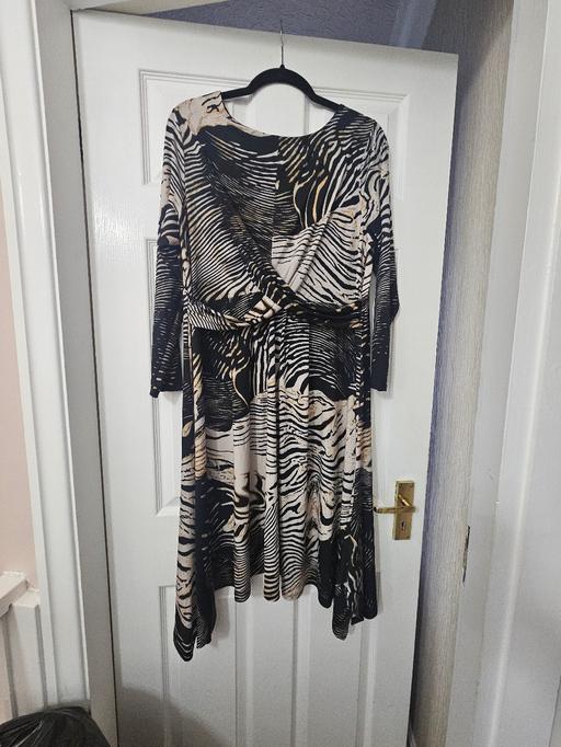 Buy & Sell Newton Doncaster - Photos for Wallis dress, size 18..like new