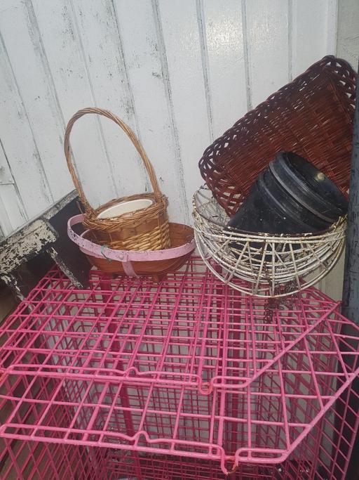 Buy & Sell Pensnett Dudley - Photos for 3 Hanging Baskets, Wicker Baskets , Pots etc