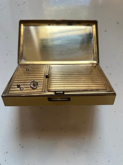 Buy & Sell Richmond Richmond upon Thames - Photos for Vintage gold toned powder compact/music box